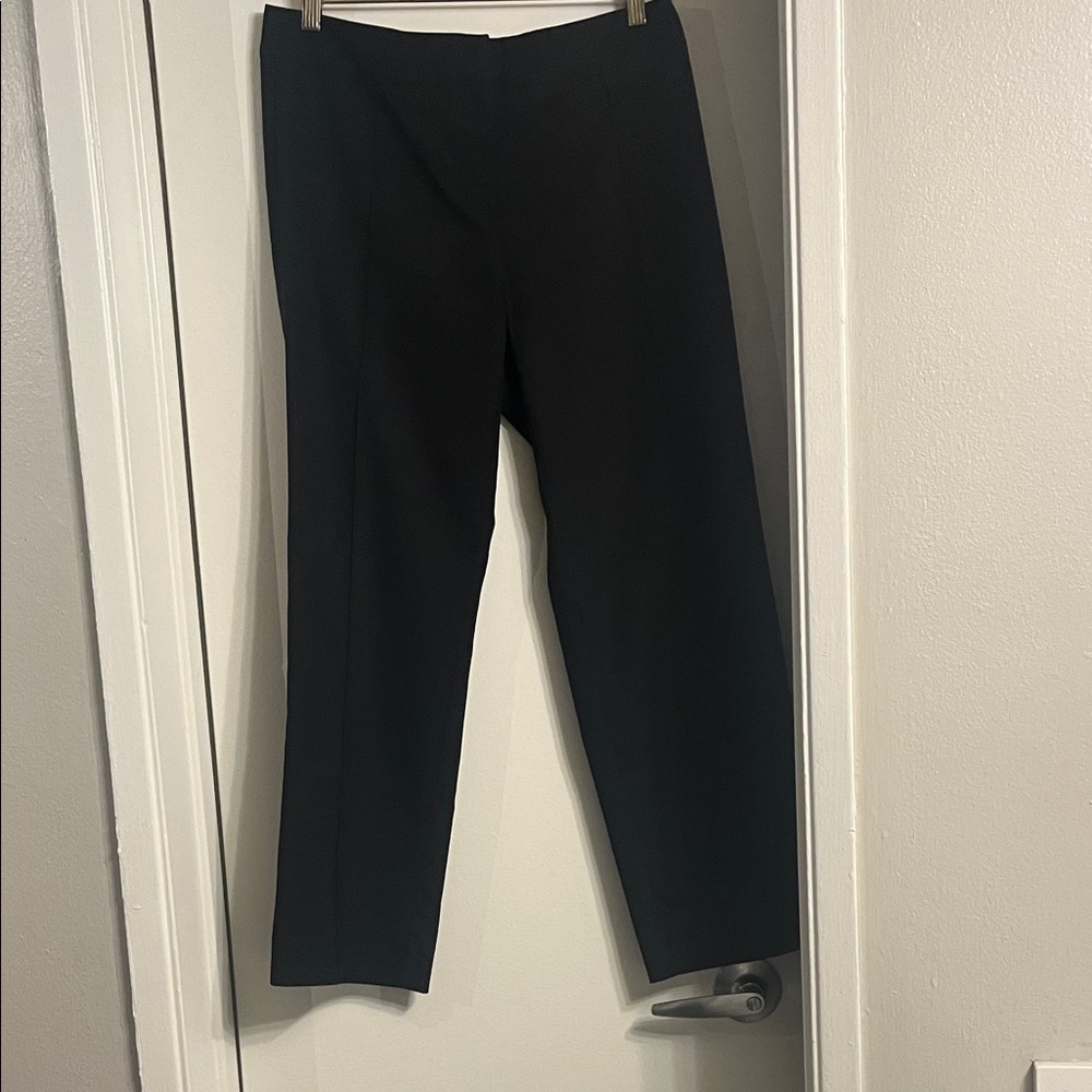 Trina Turk Women’s black trouser work pants- piping, cool fabric, really nice! 8